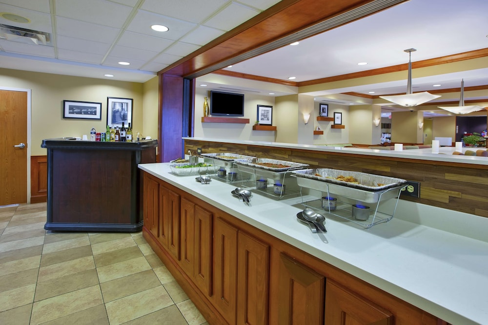 Hampton Inn Commerce Novi - photo 42