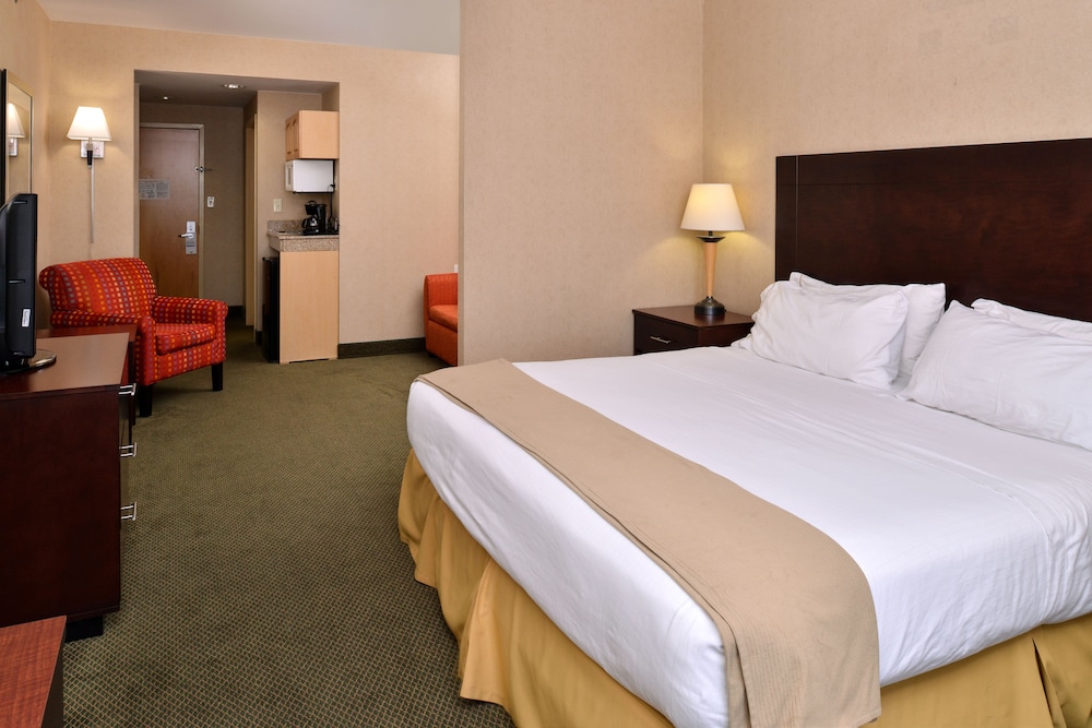 Holiday Inn Express Hotel & Suites Ocean City by IHG - photo 4