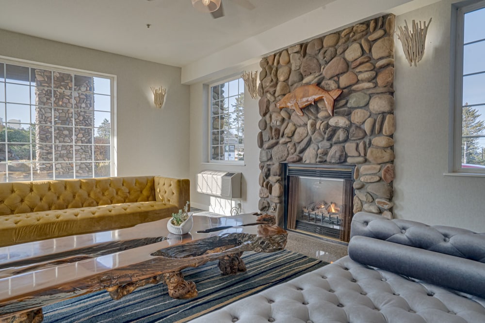 The Ashley Inn & Suites - photo 8