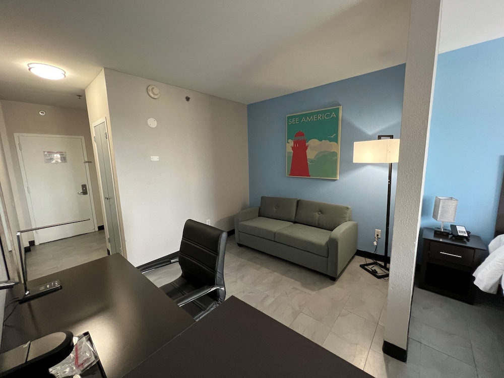 Travelodge by Wyndham Ozone Park - photo 19