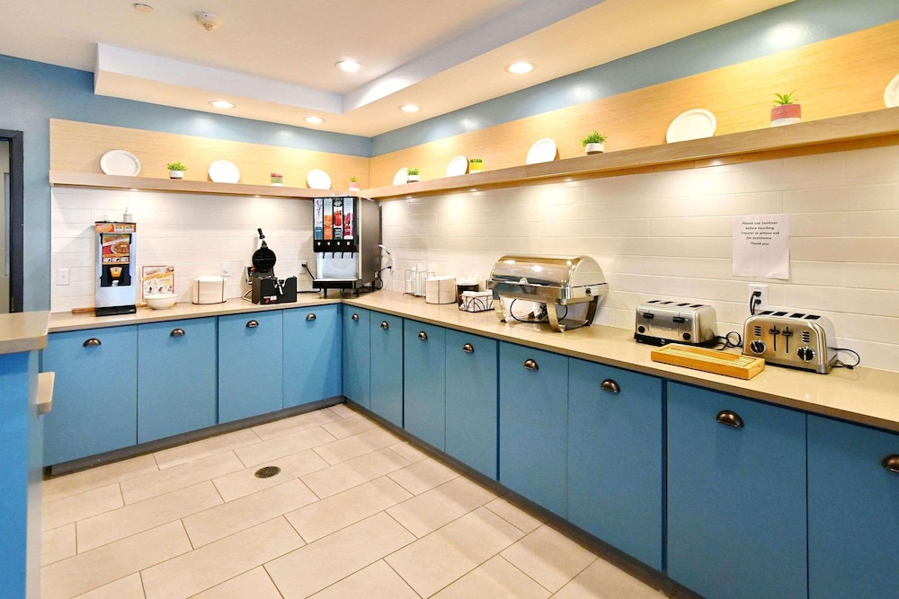 Country Inn & Suites by Radisson Mount Morris NY - photo 13