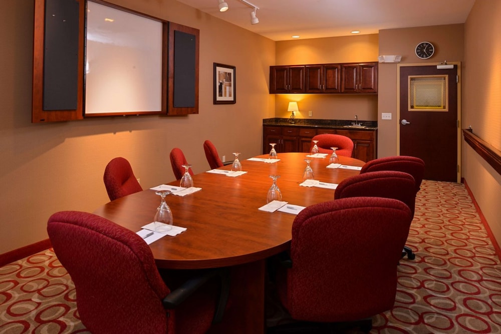 Hampton Inn by Hilton Lincoln - photo 40
