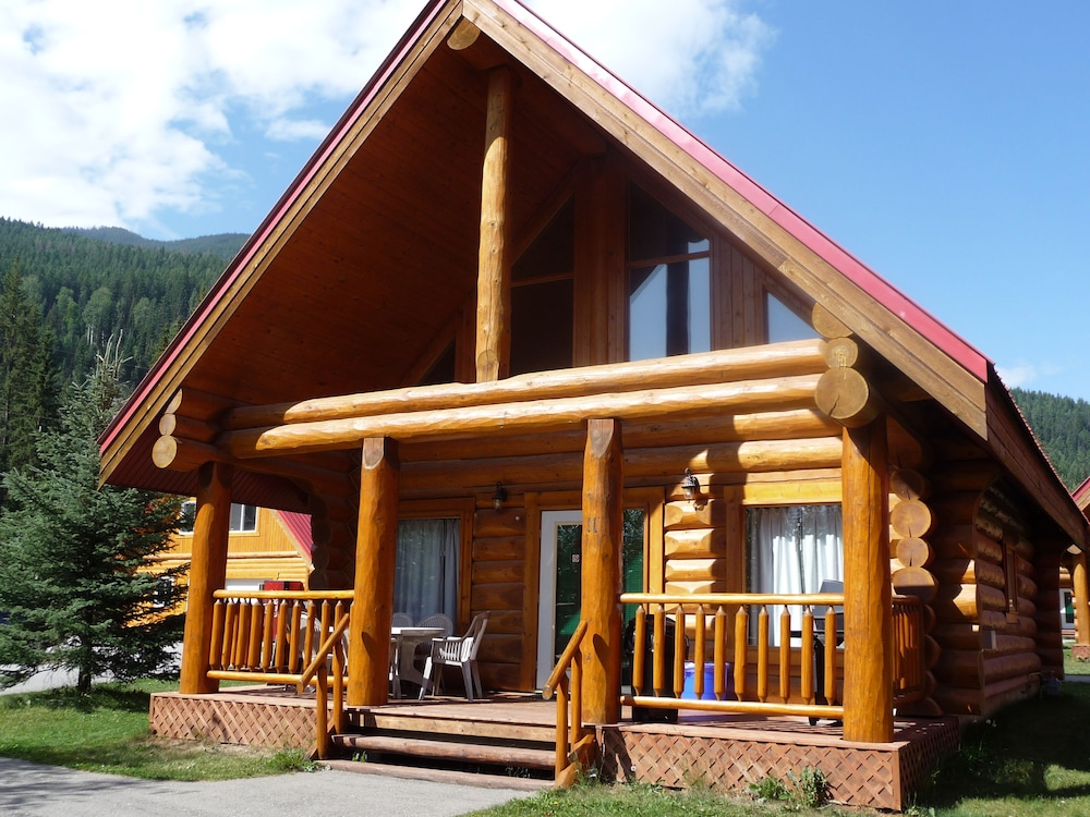 Chancellor Peak Chalets in Golden, Canada