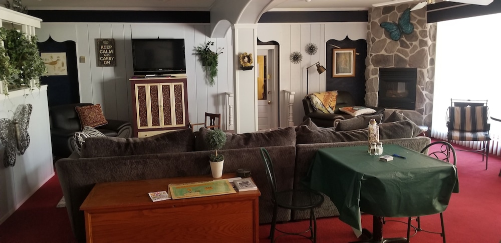 Maria's Garden and Inn - photo 20