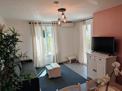 Douceur du Verdon Climatise Avec Piscine Parking in Greoux-Les-Bains, France