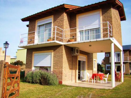 Faros de Sol - carbon neutral hotel in Monte Hermoso