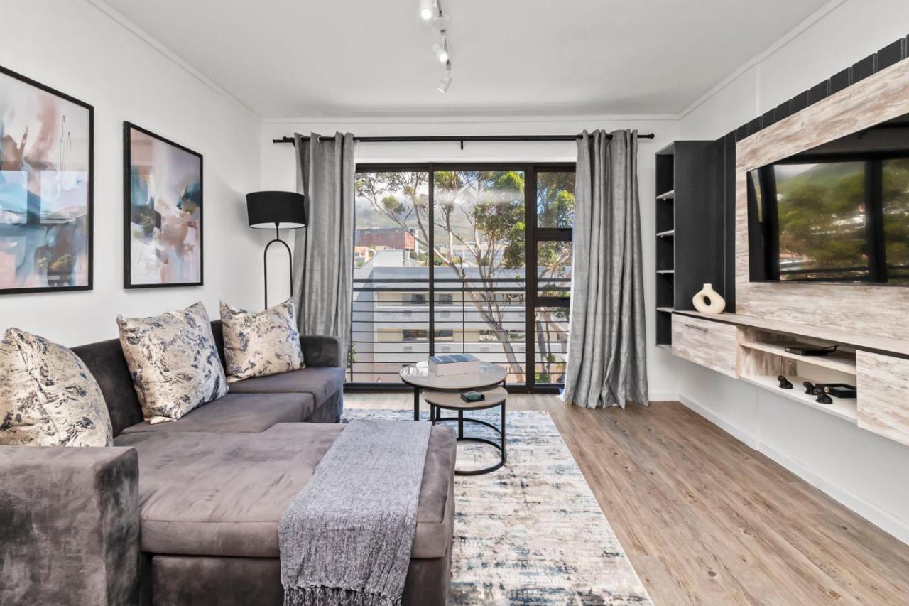 Castle Rock 2 Bedroom with Iconic Views — 4-Star Luxury Hotel in Cape Town, South Africa
