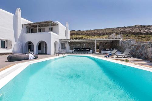 Villa Gin by Mykonos Mood — 4-Star Luxury Hotel in Mykonos, Greece