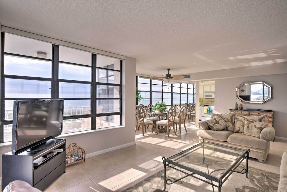 Beachfront Marco Island Resort Condo with Pool - photo 3