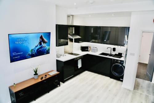 New Modern Apartment With FREE Private Parking — 4-Star Luxury Hotel in Plymouth, United Kingdom