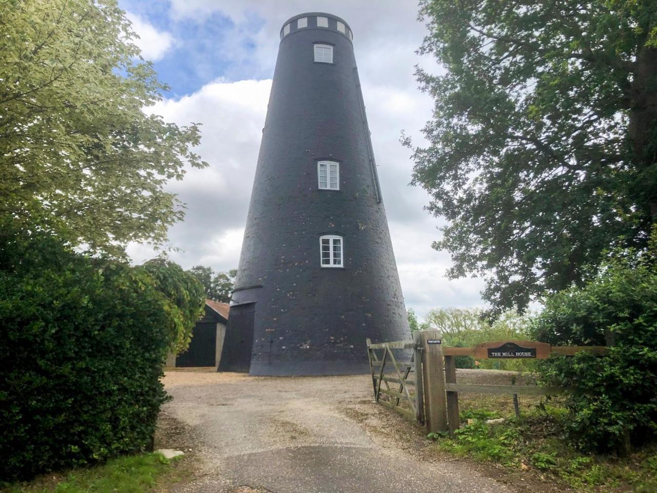 The Mill The Mill House Cottage — 4-Star Luxury Hotel in Great Yarmouth, United Kingdom