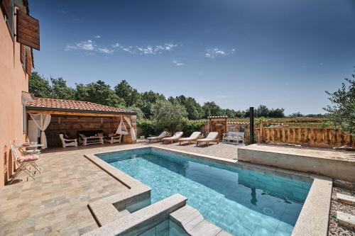 Villa Amelie — 4-Star Luxury Hotel in Kastelir, Croatia