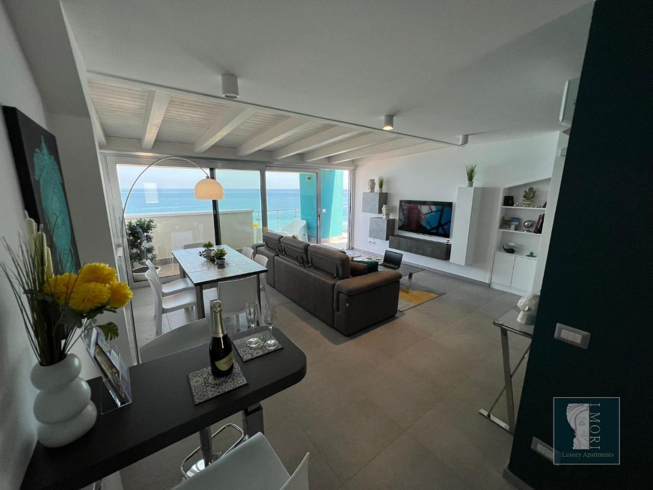 I Mori Luxory Apartments Attico Mansardato Con Incantevole Vista Mare — 4-Star Luxury Hotel in Sant'agata Di Militello, Italy