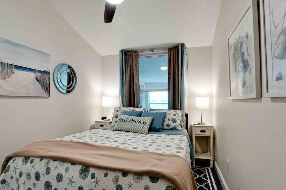 Waterfront Studio with Pool on Manasota Key - photo 13