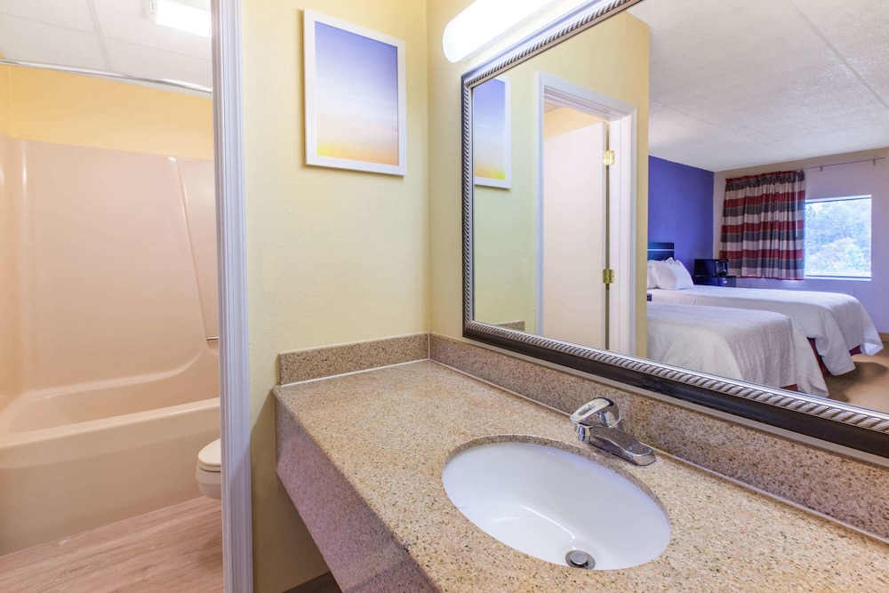 Days Inn by Wyndham Grantville Hershey North - photo 15