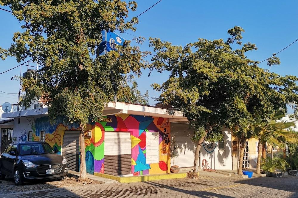 Oyo Hotel Cannacare in Barra De Navidad, Mexico