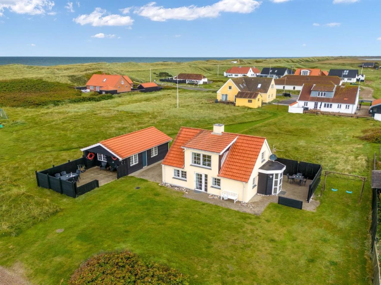 Holiday Home Dietlinde 100m from the sea by Interhome — 4-Star Luxury Hotel in Harboore, Denmark