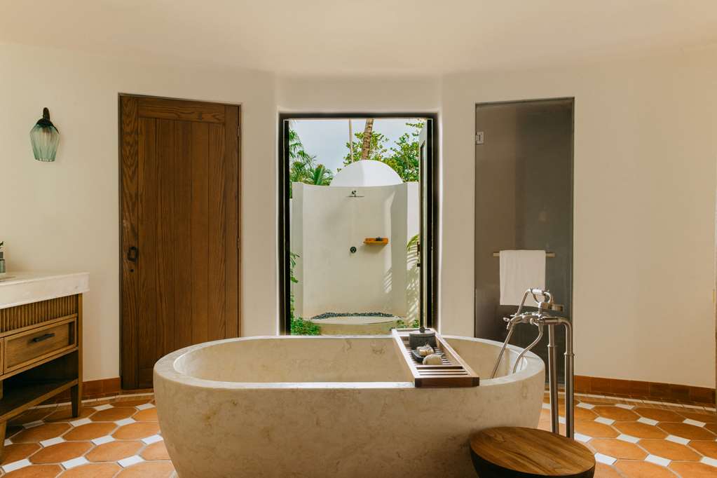 Suite Bathroom