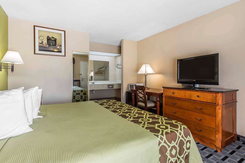 Rodeway Inn Augusta South - photo 17