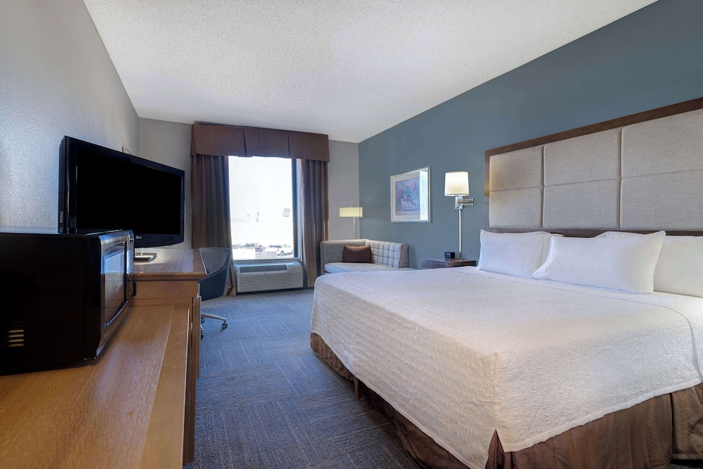 Hampton Inn Victoria - photo 22