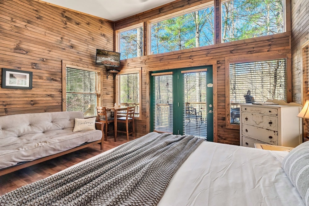 Rivers Edge Treehouses - photo 11