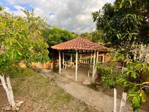 Villa Claudia apartamento cómodo y tranquilo — 4-Star Luxury Hotel in El Colegio, Colombia