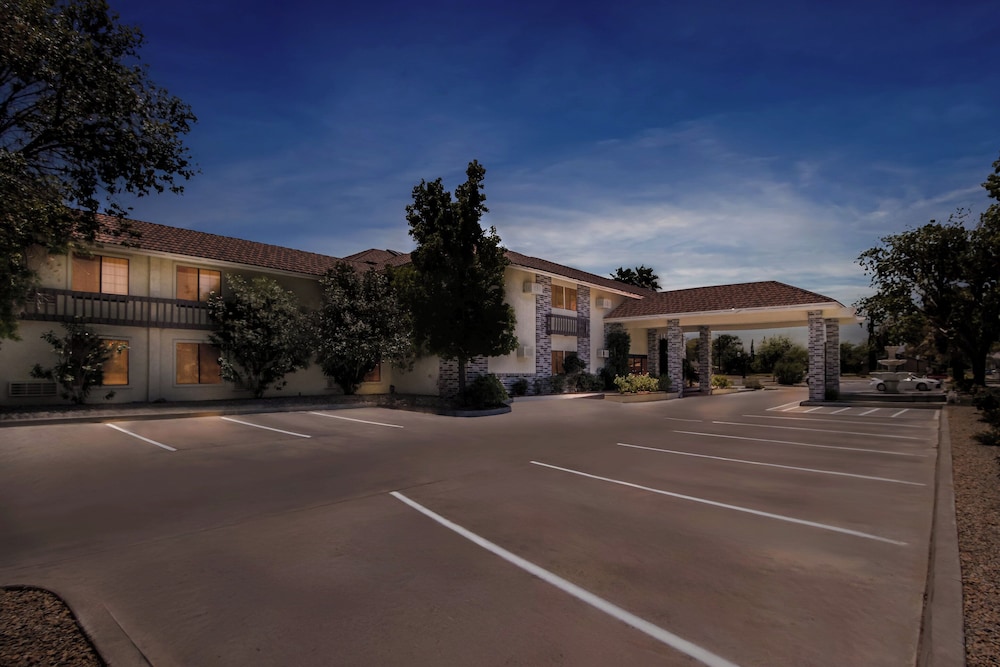 Red Roof Inn Ridgecrest - photo 48