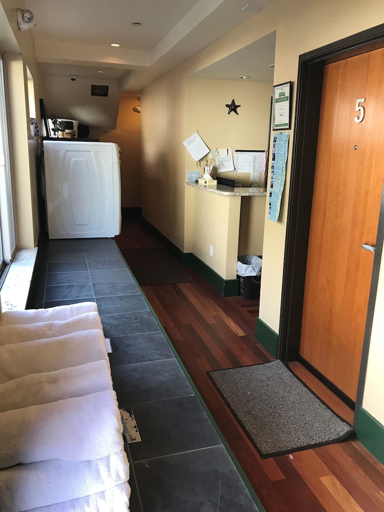 Three Arch Inn - photo 22