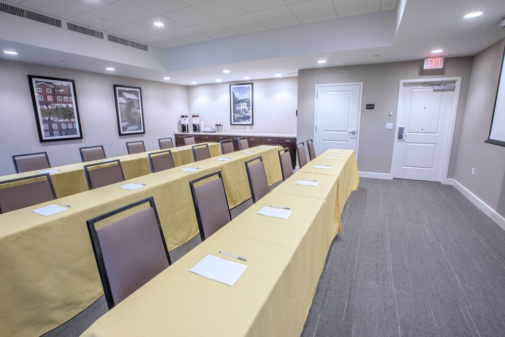 Hampton Inn by Hilton Amesbury - photo 39