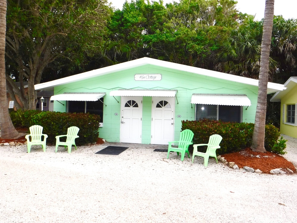Waterside Inn on the Beach - photo 27