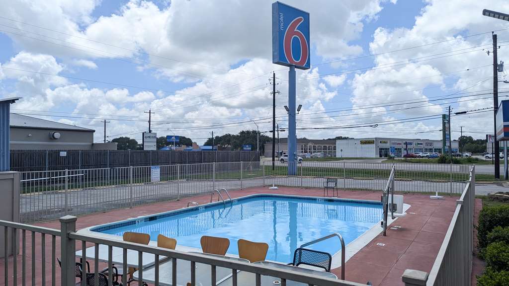 Motel 6 Victoria TX - photo 3
