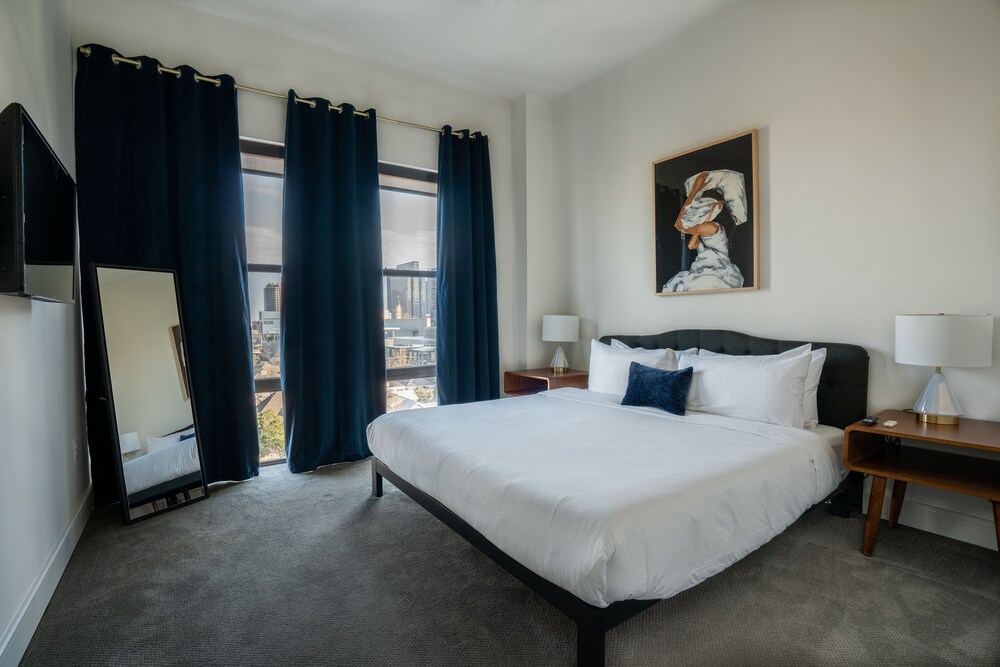 The Guild Uptown Mckinney Ave - photo 3