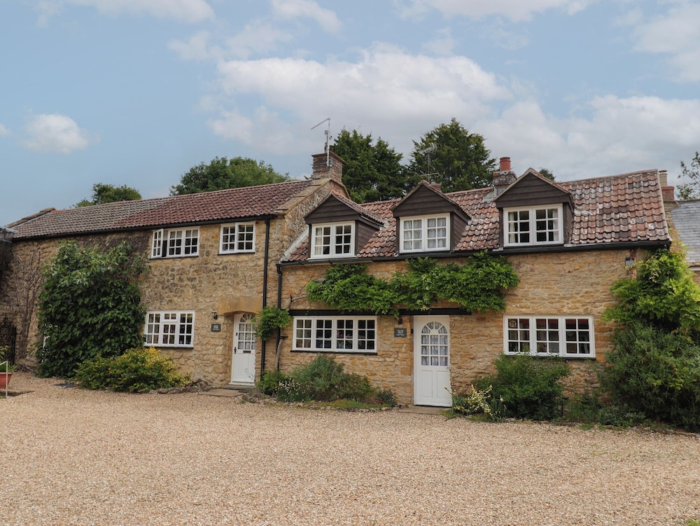 The Old Bakery - carbon neutral hotel in Beaminster
