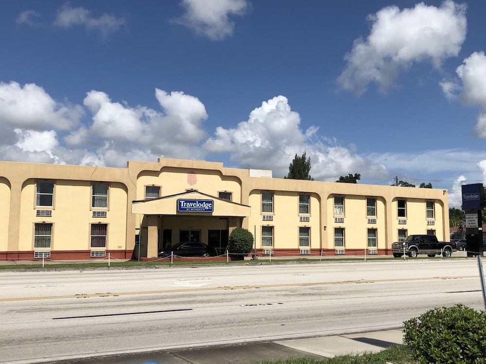 Travelodge by Wyndham Winter Haven — hotel in Winter Haven