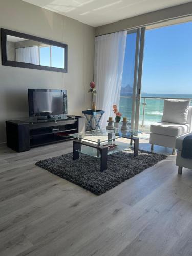 Infinity Self Catering Beachfront Apartment 302