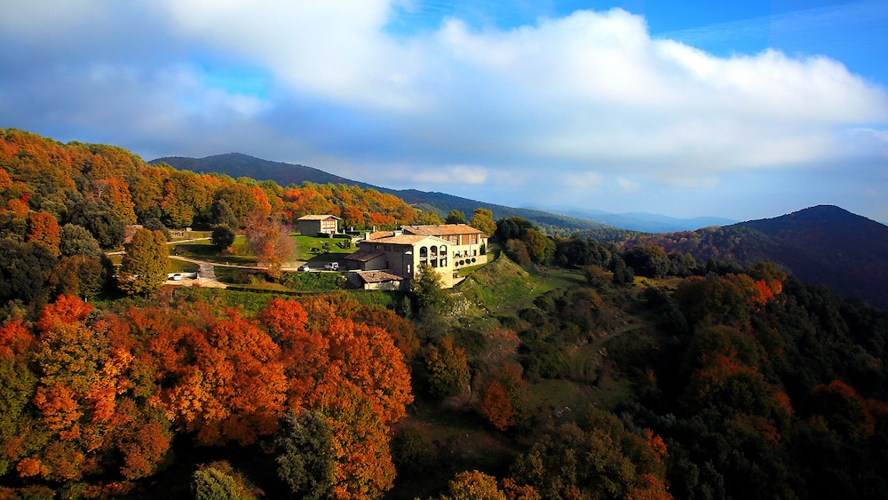 Hotel Finca El Ventós — 4-Star Luxury Hotel in Sant Aniol De Finestres, Spain