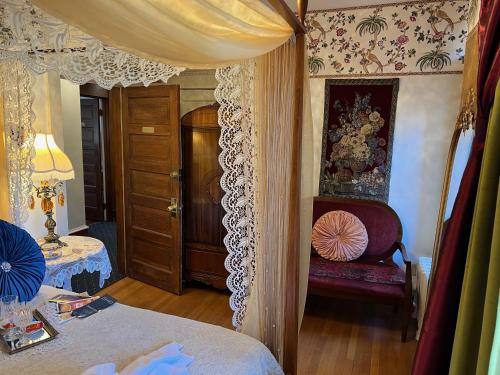 The Abriendo Inn - photo 38