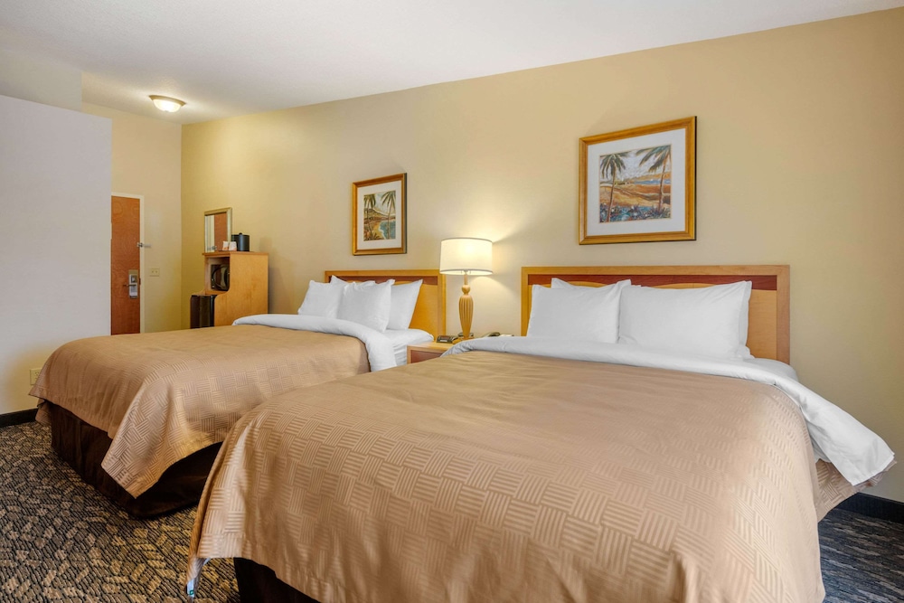 Clarion Inn Ormond Beach at Destination Daytona - photo 28