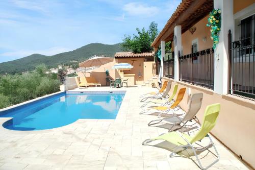 Villa Chemin des Olivades — 4-Star Luxury Hotel in Callas, France