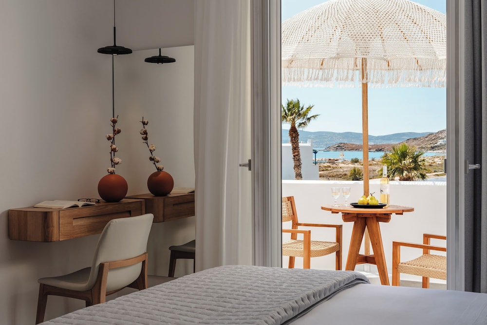 Phaistos Suites - carbon neutral hotel in Naxos