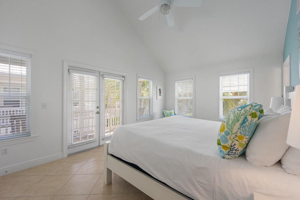 Coral Lagoon Resort Villas & Marina by KeysCaribbean - photo 9