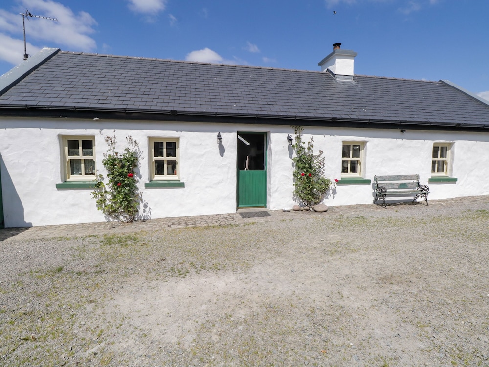 Old Mike's Cottage — 4-Star Luxury Hotel in Westport, Republic of Ireland