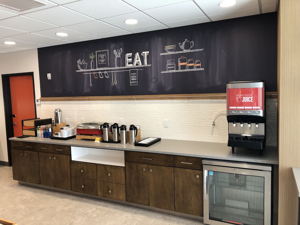 Hampton Inn & Suites Pekin Peoria Area - photo 21
