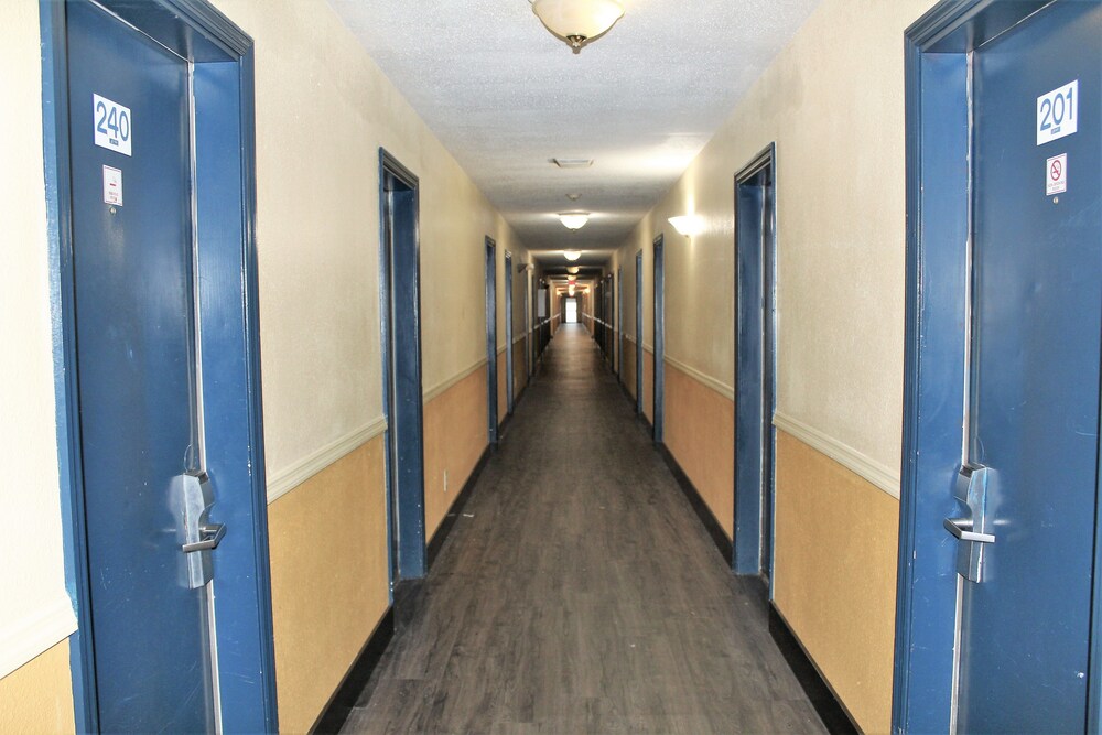 Airport Inn Chattanooga - photo 54