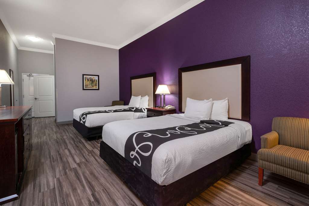 La Quinta Inn & Suites by Wyndham Loveland Estes Park - photo 7