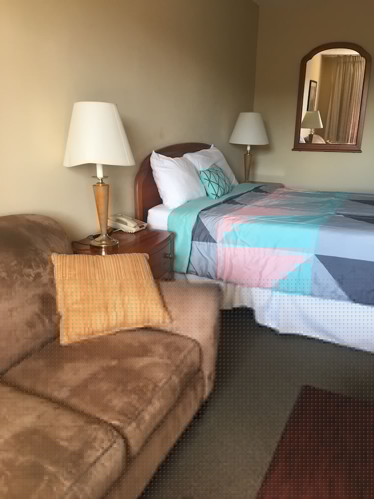 Ambassador Inn And Suites - photo 48