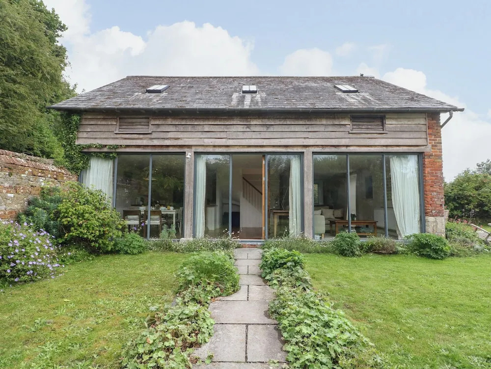 The Cart Barn - carbon neutral hotel in Salisbury