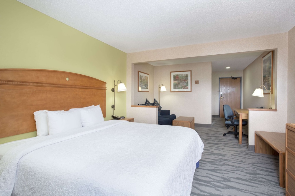 Baymont by Wyndham Thornton - photo 8