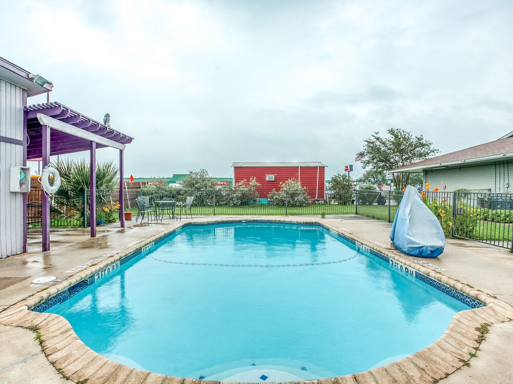 OYO Hotel San Antonio East - photo 22