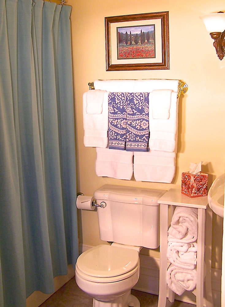 Lyndon House B&B - photo 40